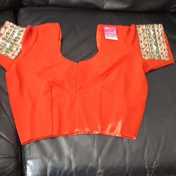 Sari and top - Picture 3 of 4